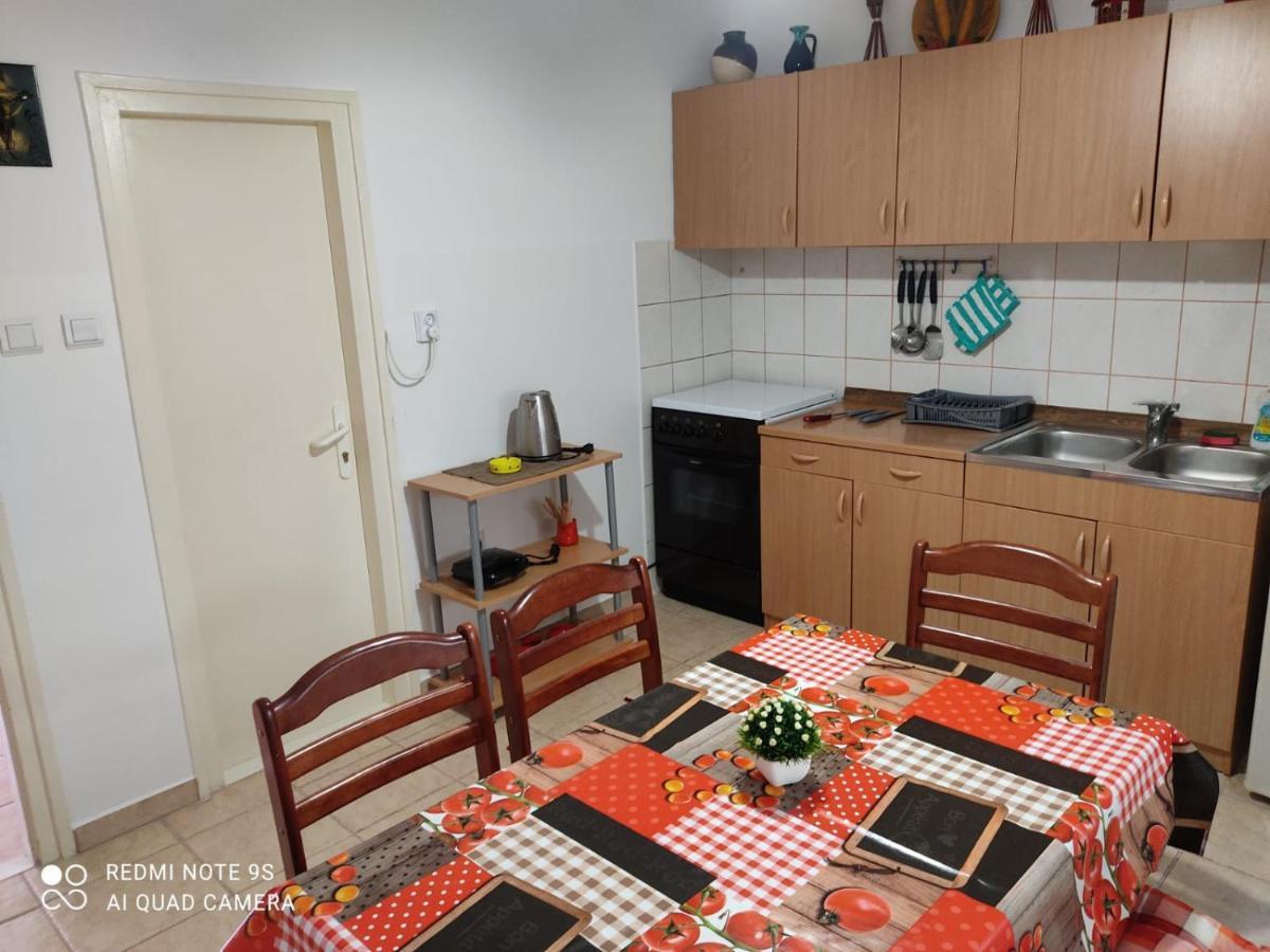 Apartmani Iva Свети Юрай Екстериор снимка