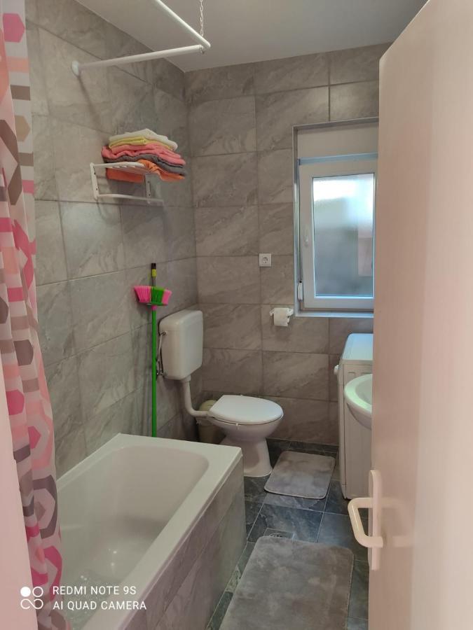 Apartmani Iva Свети Юрай Екстериор снимка