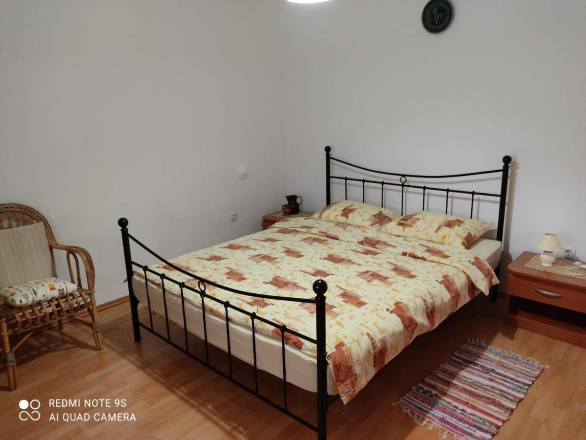 Apartmani Iva Свети Юрай Екстериор снимка