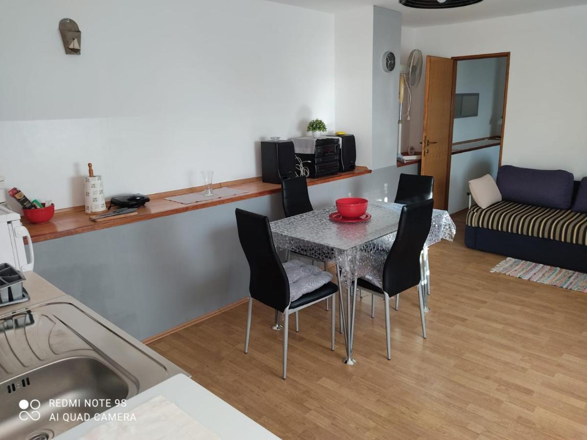 Apartmani Iva Свети Юрай Екстериор снимка