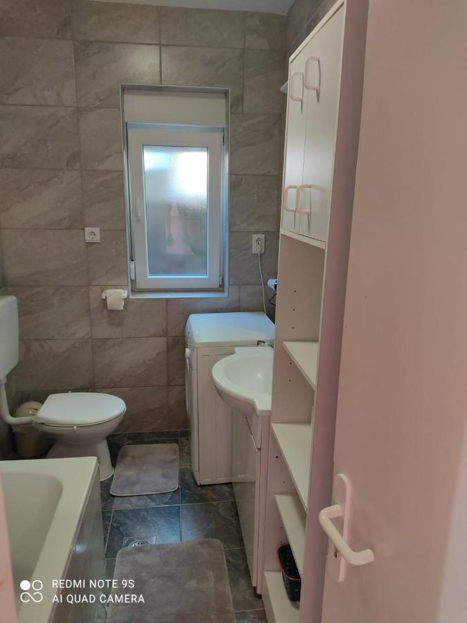 Apartmani Iva Свети Юрай Екстериор снимка
